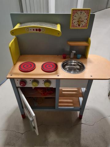 Houten speelgoed keuken beschikbaar voor biedingen