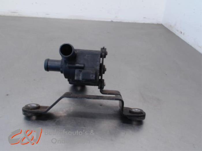 Extra waterpomp van een Volkswagen Crafter, Auto-onderdelen, Airco en Verwarming, Volkswagen, Gebruikt, 3 maanden garantie, Ophalen of Verzenden