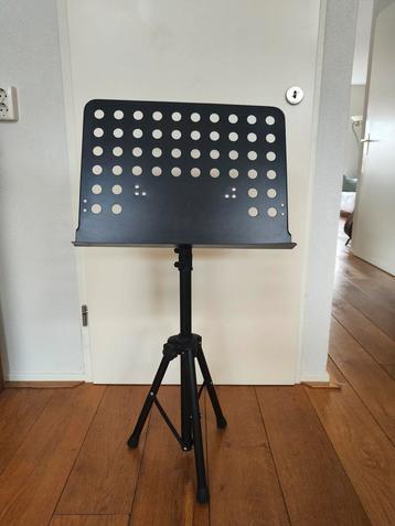 Verstelbare Muziekstandaard beschikbaar voor biedingen