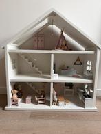 Schattig poppenhuis met meubels, Ophalen, Gebruikt, Poppenhuis