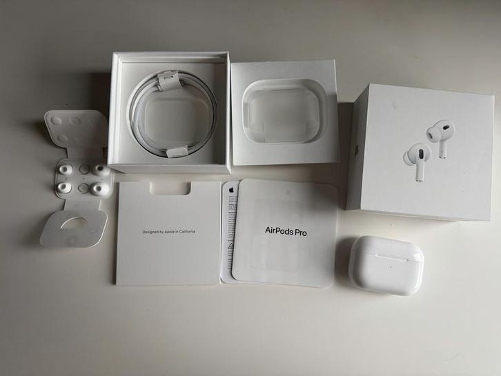 AirPods Pro (2nd Generation), Telecommunicatie, Mobiele telefoons | Oordopjes, Zo goed als nieuw, In gehoorgang (in-ear), Bluetooth