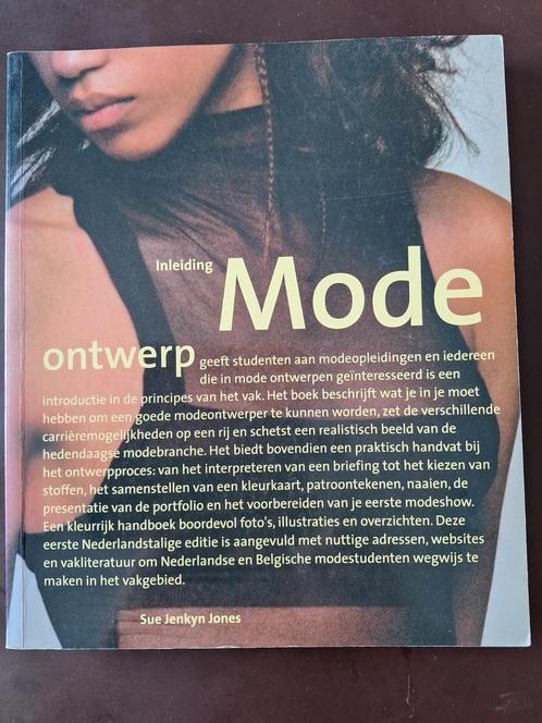 Mode ontwerpen, Boeken, Kunst en Cultuur | Fotografie en Design, Zo goed als nieuw, Ophalen of Verzenden