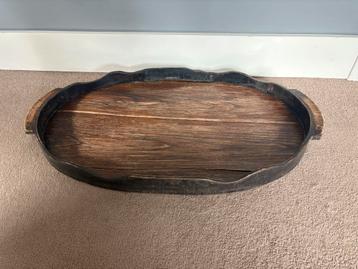 Groot oud houten dienblad beschikbaar voor biedingen