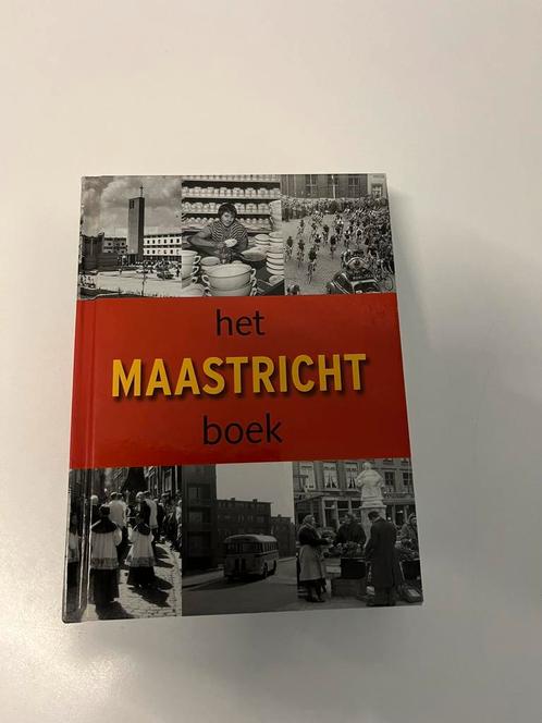 In nieuwstaat Het Maastricht Boek. Zie foto’s., Boeken, Geschiedenis | Stad en Regio, Zo goed als nieuw, Ophalen of Verzenden