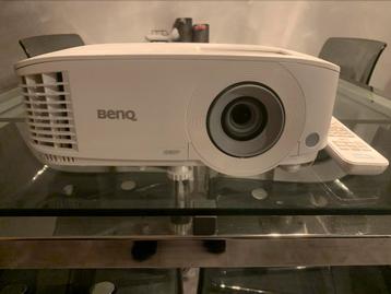 BenQ MH733/Full-HD/4000 Ansilumens!!/2 branduren!/1080p beschikbaar voor biedingen