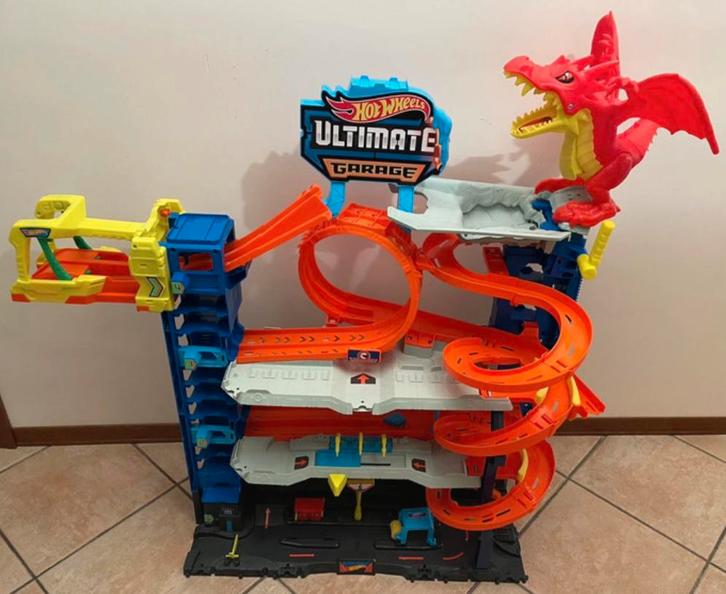 Hotwheels city ultieme garage rode draak, Kinderen en Baby's, Speelgoed | Racebanen, Zo goed als nieuw, Handmatig, Hot Wheels
