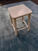 Jaren vijftig / vintage krukje met ongelijke sporten, Ophalen of Verzenden, Gebruikt, Hout