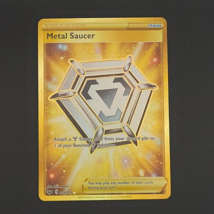 Metal Saucer (SSH 214), Hobby en Vrije tijd, Verzamelkaartspellen | Pokémon, Zo goed als nieuw, Losse kaart, Ophalen of Verzenden