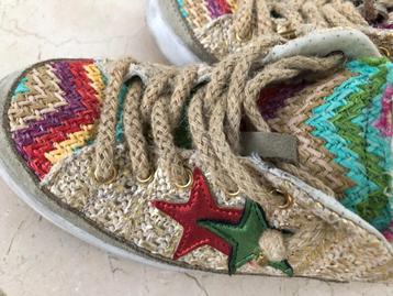 Kleurrijke Sneakers maat 37 beschikbaar voor biedingen