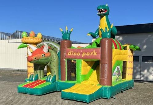 Springkussen Multiplay 'Dino World' te huur, Hobby en Vrije tijd, Feestartikelen | Verhuur, Nieuw, Overige, Ophalen of Verzenden