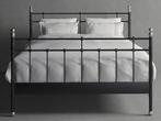 IKEA bed  Svelvik tweepersoonsbed met lattenbodems (160x200), Gebruikt, Wit, Tweepersoons, Ophalen of Verzenden