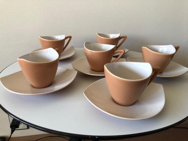 Kopjes en schotels Potterie De Driehoek Huizen Tulipe, Huis en Inrichting, Keuken | Servies, Gebruikt, Kop(pen) en/of Schotel(s)