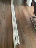 Plinten hollat wit gegrond lengtes ongeveer 4.30 meter, Doe-het-zelf en Verbouw, Ophalen, Zo goed als nieuw, Mdf, Plinten