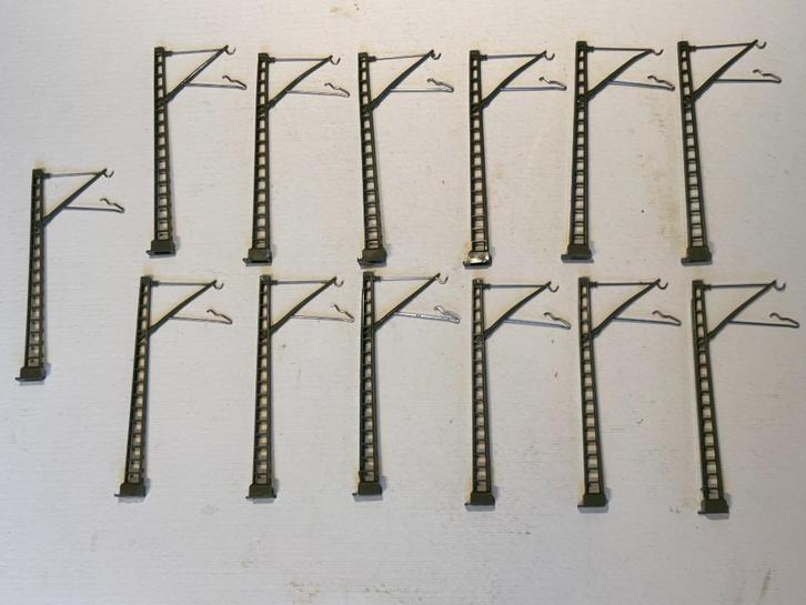 13 Märklin 7009 bovenleidingmasten nieuwe model, Hobby en Vrije tijd, Modeltreinen | H0, Gebruikt, Overige typen, Wisselstroom