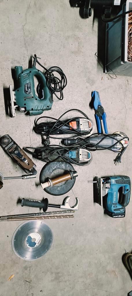 Makita  decoupeer zaag verkoch en diversen ander gereedschap, Doe-het-zelf en Verbouw, Gereedschap | Zaagmachines, Gebruikt, Decoupeerzaag