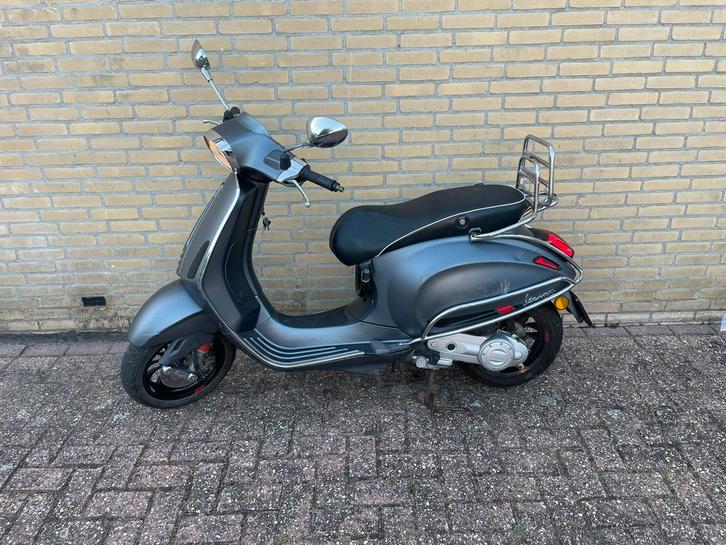Vespa Sprint brom 2018 iget euro 4 matgrijs 11K, Fietsen en Brommers, Brommers | Tuning en Styling, Gebruikt, Ophalen of Verzenden