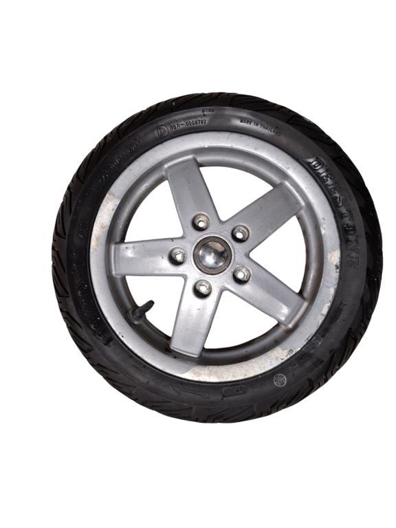 Voorband voorvelg origineel Vespa LX lxv50 s, Fietsen en Brommers, Brommeronderdelen | Scooters, Gebruikt, Ophalen of Verzenden