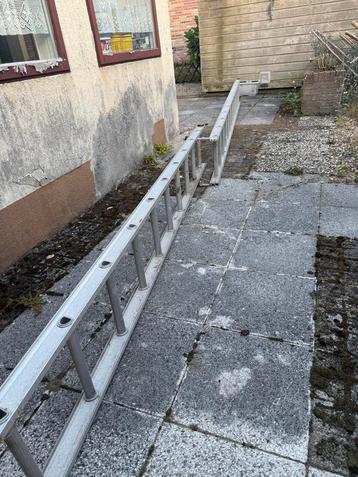 Gebruikte ladder - 6 meter beschikbaar voor biedingen