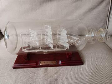 Zeilschip / Scheepje in een Fles beschikbaar voor biedingen