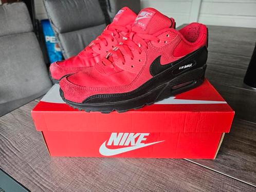 Nike air max 90 speed red/black maat 45 12.5 nieuwstaat, Kleding | Heren, Schoenen, Zo goed als nieuw, Zwart, Ophalen of Verzenden