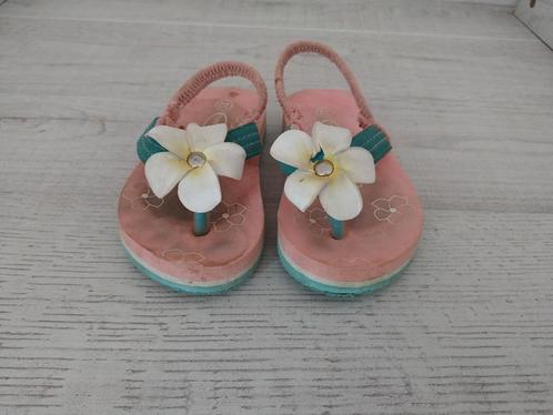 Trentino meisjes slippers met bloemetje maat 22, Kinderen en Baby's, Kinderkleding | Schoenen en Sokken, Gebruikt, Overige typen