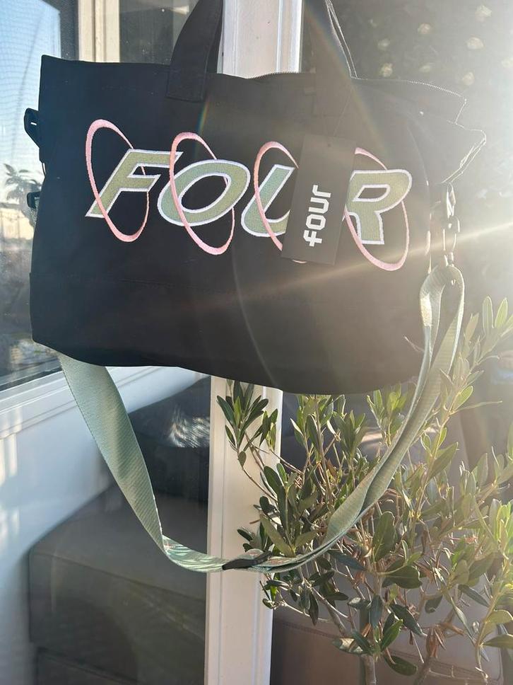 Nieuwe Four Amsterdam tas MET RITS school laptop, Sieraden, Tassen en Uiterlijk, Tassen | Sporttassen, Nieuw, Unisex volwassen