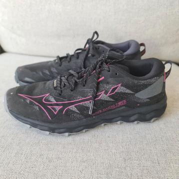 Nieuwe Mizuno 40 dames trailschoenen trail sneakers l beschikbaar voor biedingen