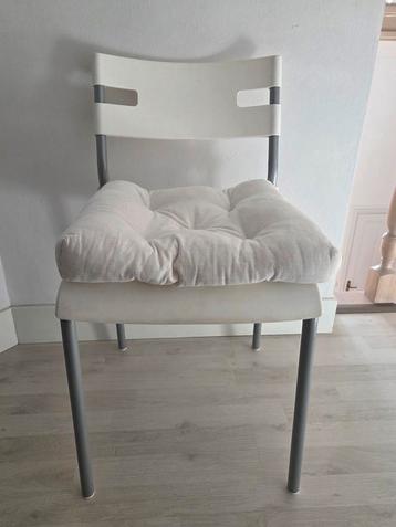 Stoel laver ikea met Kussen beschikbaar voor biedingen