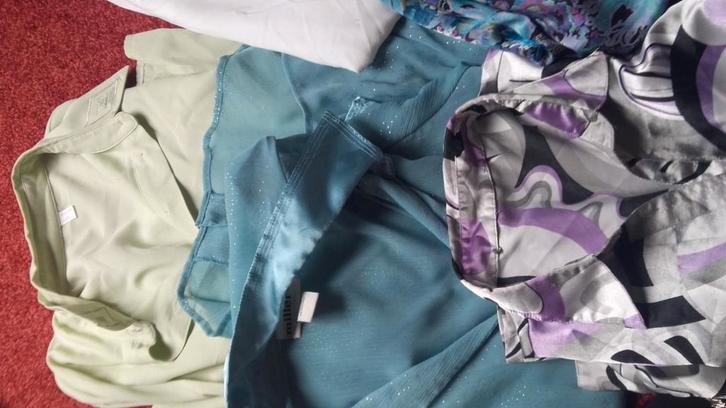 Heel veel mooie dames blouses vintage maat 42 44 of 46, Kleding | Dames, Dames-kledingpakketten, Zo goed als nieuw, Maat 42/44 (L)