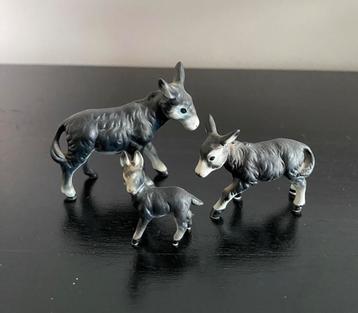 Ezeltjes keramiek set beschikbaar voor biedingen