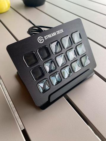 Elgato streamdeck 15 LCD toetsen beschikbaar voor biedingen