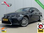 Lexus IS 300h Hybrid Luxury Line|NL-Auto|Schuifdak|LED, Achterwielaandrijving, Met garantie (alle), Zwart, Bedrijf