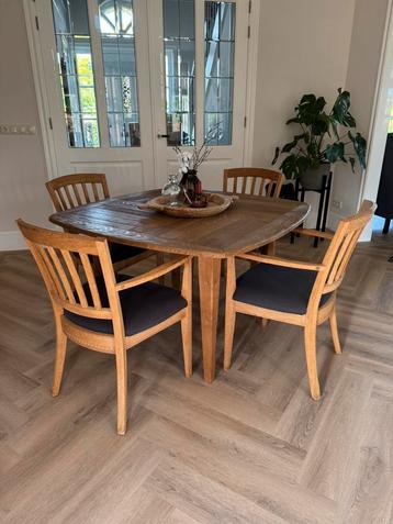 Vintage / Landelijke eetkamerstoelen beschikbaar voor biedingen