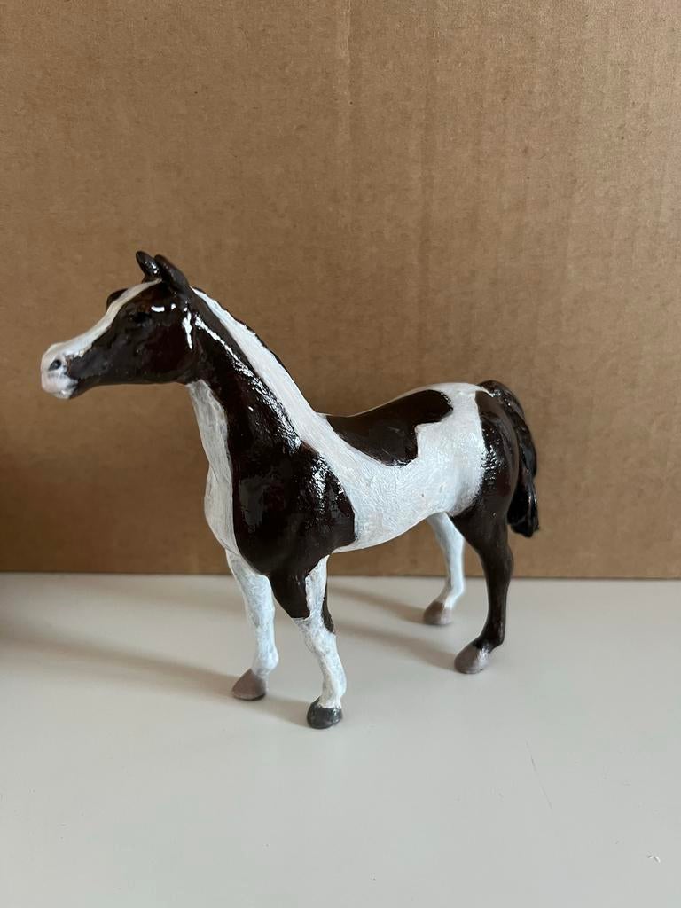 Schleich paard, zelfgeverfd & beschermd, Ophalen of Verzenden, Zo goed als nieuw