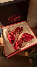 Buffalo London rode pumps (maat 38) Z.G.A.N. incl. doos, Pumps, Buffalo London, Ophalen of Verzenden, Zo goed als nieuw