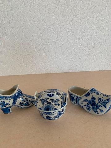 De Porceleyne Fles, - Min. Schoenen en vatje (3) - Porselein beschikbaar voor biedingen