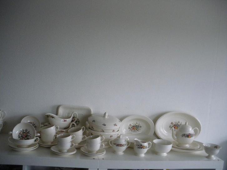 Wedgwood Conway servies, Huis en Inrichting, Keuken | Servies, Zo goed als nieuw, Bord(en), Wedgwood, Aardewerk, Ophalen of Verzenden