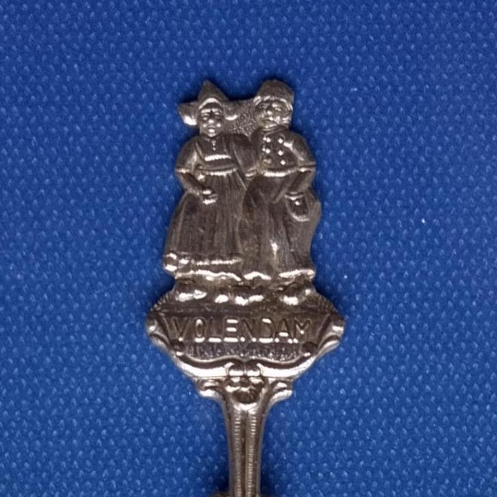 verzilverd lepeltje klederdracht Volendam (DEMET), Antiek en Kunst, Antiek | Bestek, Ophalen of Verzenden