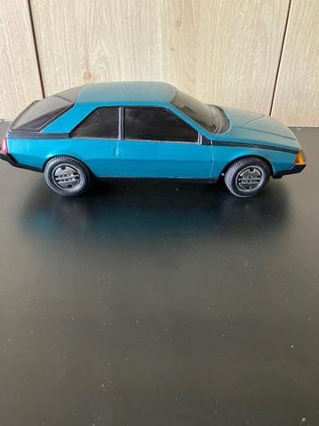 Renault Fuego   Kunststof model   Joustra  1:18 beschikbaar voor biedingen
