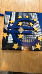 2012: 10 Jaar Euro postzegelvelletje met 2 Euro munt., Ophalen of Verzenden, Koningin Beatrix, Euro's