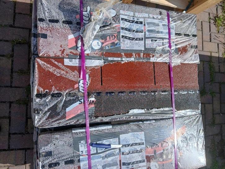 dak shingles, Doe-het-zelf en Verbouw, Dakpannen en Dakbedekking, Nieuw, Dakplaat of Dakpanplaat, Overige materialen, Rood, 15 m² of meer