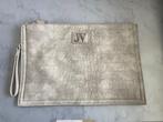 Crème kleurig Josh V clutch.Nieuw., Sieraden, Tassen en Uiterlijk, Tassen | Damestassen, Ophalen of Verzenden, Nieuw, Wit, Handtas