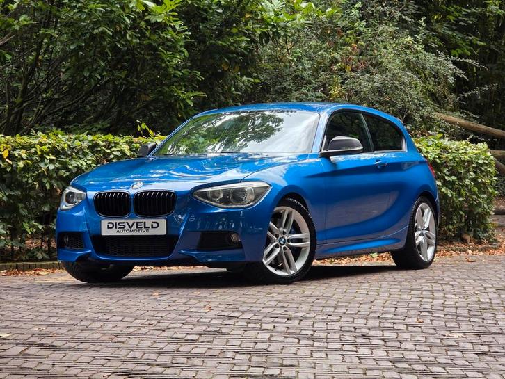 BMW 1-Serie 125D F21 3DR M Sport AUT 2013 Estoril Blauw, Auto's, BMW, Bedrijf, 1-Serie, ABS, Achteruitrijcamera, Adaptieve lichten