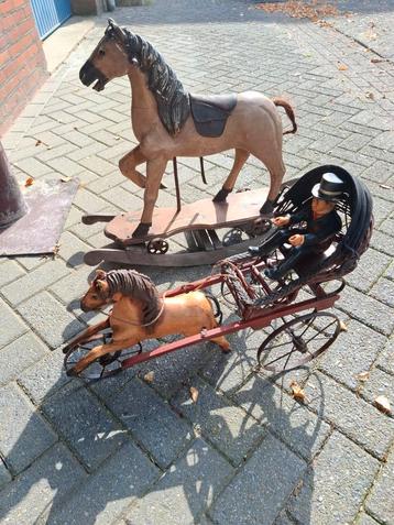 Antieke Houten Paarden en Koets beschikbaar voor biedingen