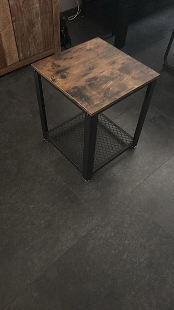 Te koop: ACAZA Vierkante Bijzettafel – Hout & Staal beschikbaar voor biedingen