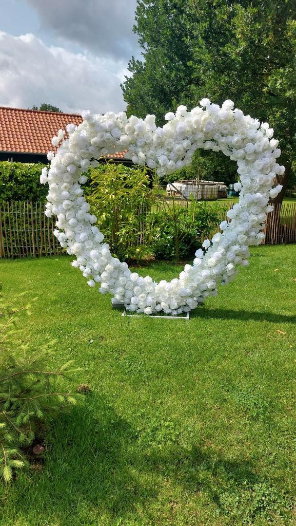 Bloemen Hart Decoratie, Hobby en Vrije tijd, Feestartikelen | Verhuur, Zo goed als nieuw, Geboorte of Huwelijk, Ophalen