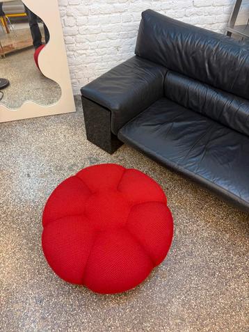 Rode Roche Bobois Bumble Poef beschikbaar voor biedingen