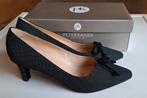 Peter Kaiser pumps zwart witte stip maat 7, Kleding | Dames, Schoenen, Ophalen of Verzenden, Nieuw, Zwart