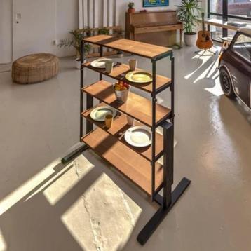 Spinwood kast-tafel inklapbaar beschikbaar voor biedingen