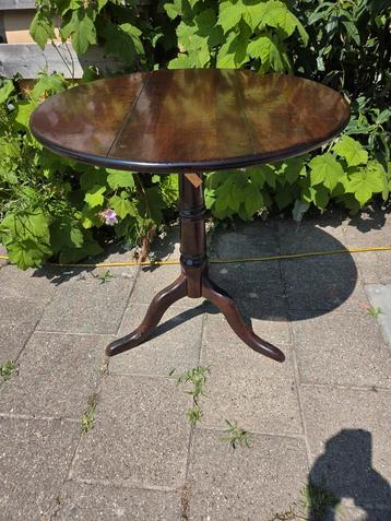 Koloniale tafel, bijzettafel, plantentafel, tafeltje  beschikbaar voor biedingen